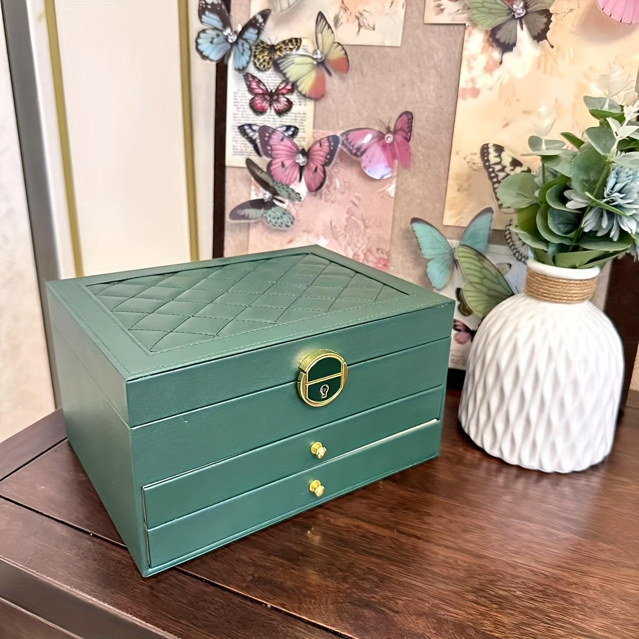 1pc Elegant Faux Leather Jewelry Box with Key Lock - Large Capacity Organizer for Earrings, Rings, Necklaces & Bracelets - Vintage Style Desktop Storage, Ideal Gift for Women, Mother'S Day Present, Jewelry Gift Box, Jewelry Boxes