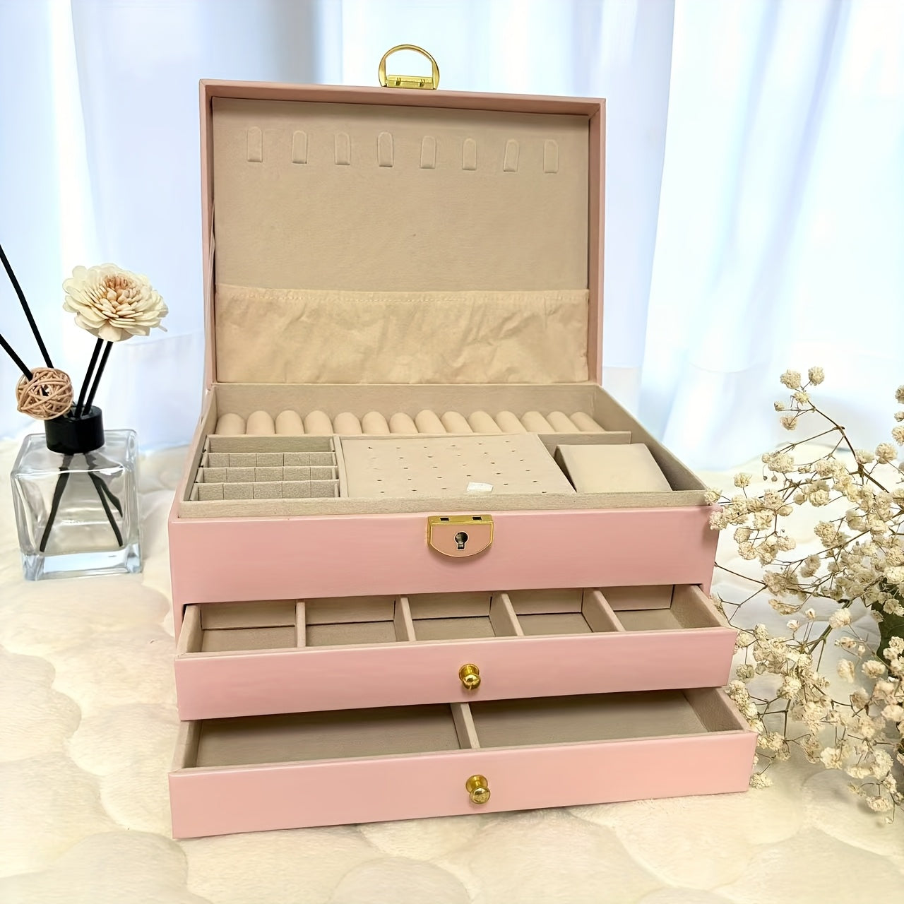 1pc Elegant Faux Leather Jewelry Box with Key Lock - Large Capacity Organizer for Earrings, Rings, Necklaces & Bracelets - Vintage Style Desktop Storage, Ideal Gift for Women, Mother'S Day Present, Jewelry Gift Box, Jewelry Boxes