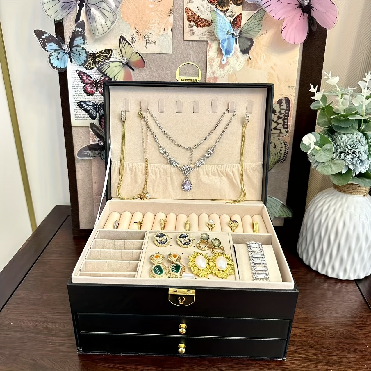 1pc Elegant Faux Leather Jewelry Box with Key Lock - Large Capacity Organizer for Earrings, Rings, Necklaces & Bracelets - Vintage Style Desktop Storage, Ideal Gift for Women, Mother'S Day Present, Jewelry Gift Box, Jewelry Boxes